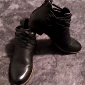 Rampage womans booties size 8.5M.